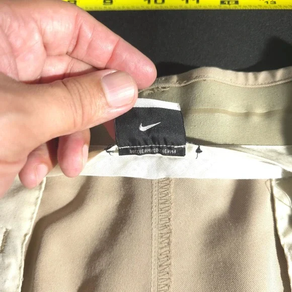 Nike Golf Shorts Mens 38 Beige Pleated Khaki Golfing Casual Walking Performances - Picture 8 of 13